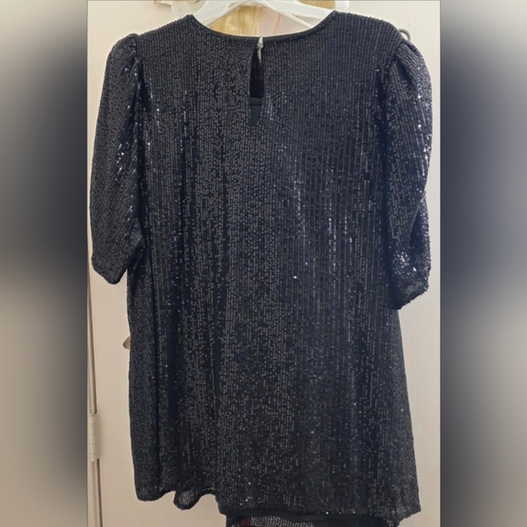 Elegant Black Sequin Blouse - Picture 2 of 2